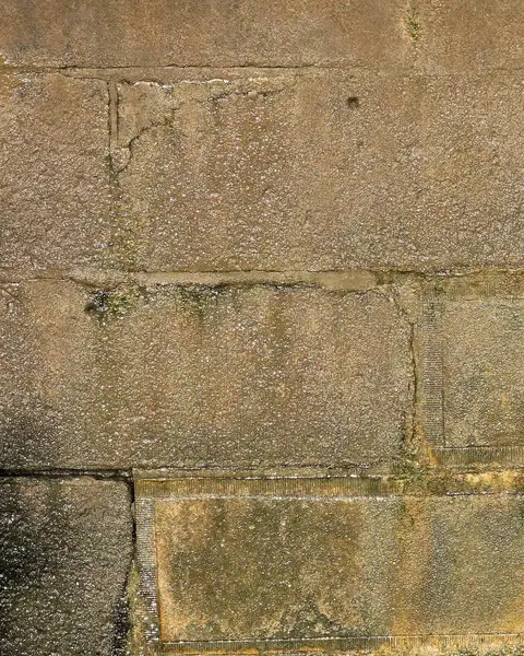 Utility damp stone wall