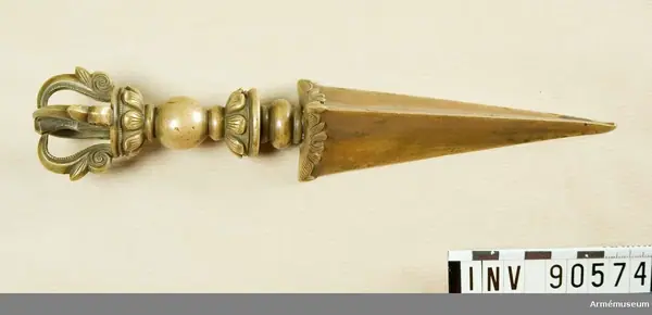 Phurba with dorje (Tibetan Buddhist ritual dagger with a thunderbolt handle from Tibet) - Europeana.eu-91616-arme object AM090574