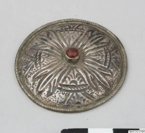 Skyddsplatta, pupuk amulet from Indonesia