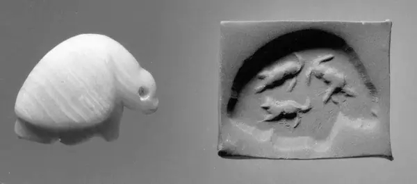 Seal amulet in the form of a bird of prey