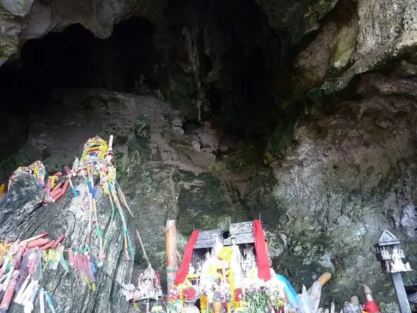 Phra Nang cave