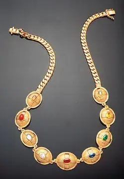 Queen-Sirikit-Navaratna