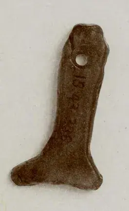 Amulet, leg