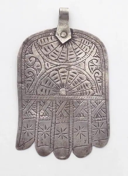 Khmissa Berber amulet