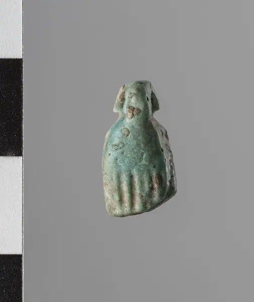Amulet depicting a fist title QS:P1476,en:"Amulet depicting a fist " label QS:Len,"Amulet depicting a fist " label QS:Lit,"Amuleto raffigurante un pugno"