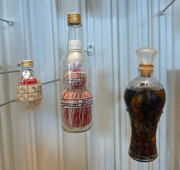 Amulettes-bouteilles-Sénégal (2)