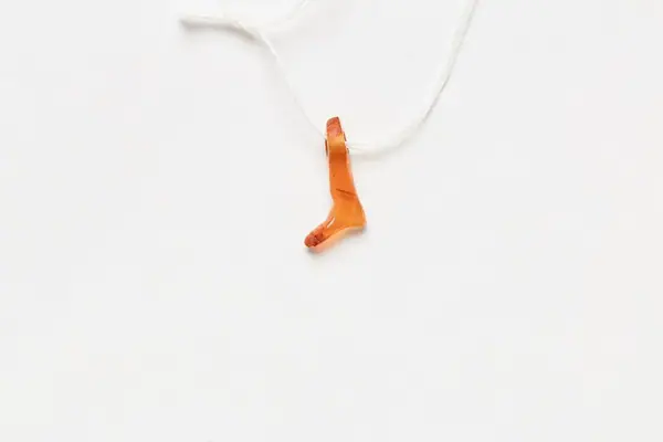 Amulet; Leg