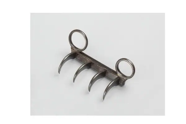 Tiger claws, steel, Deccan, 17th century